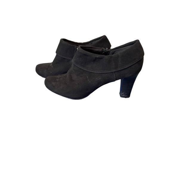 Coach and Four Black Suede Booties size 7.5 Pre-owned Excellent Condition - Picture 1 of 9